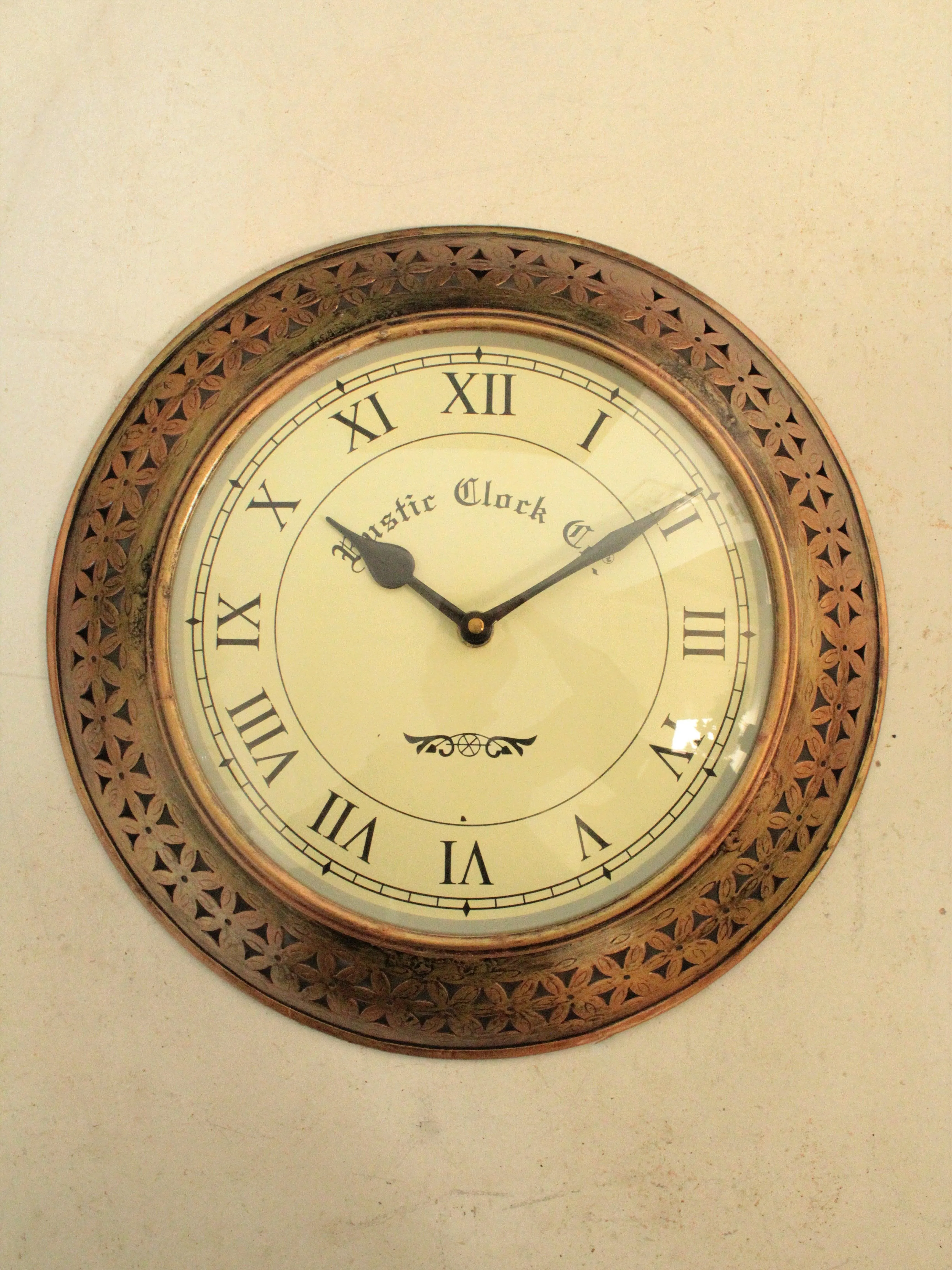 Beautiful Vintage Style Wooden Handcrafted Wall Clock