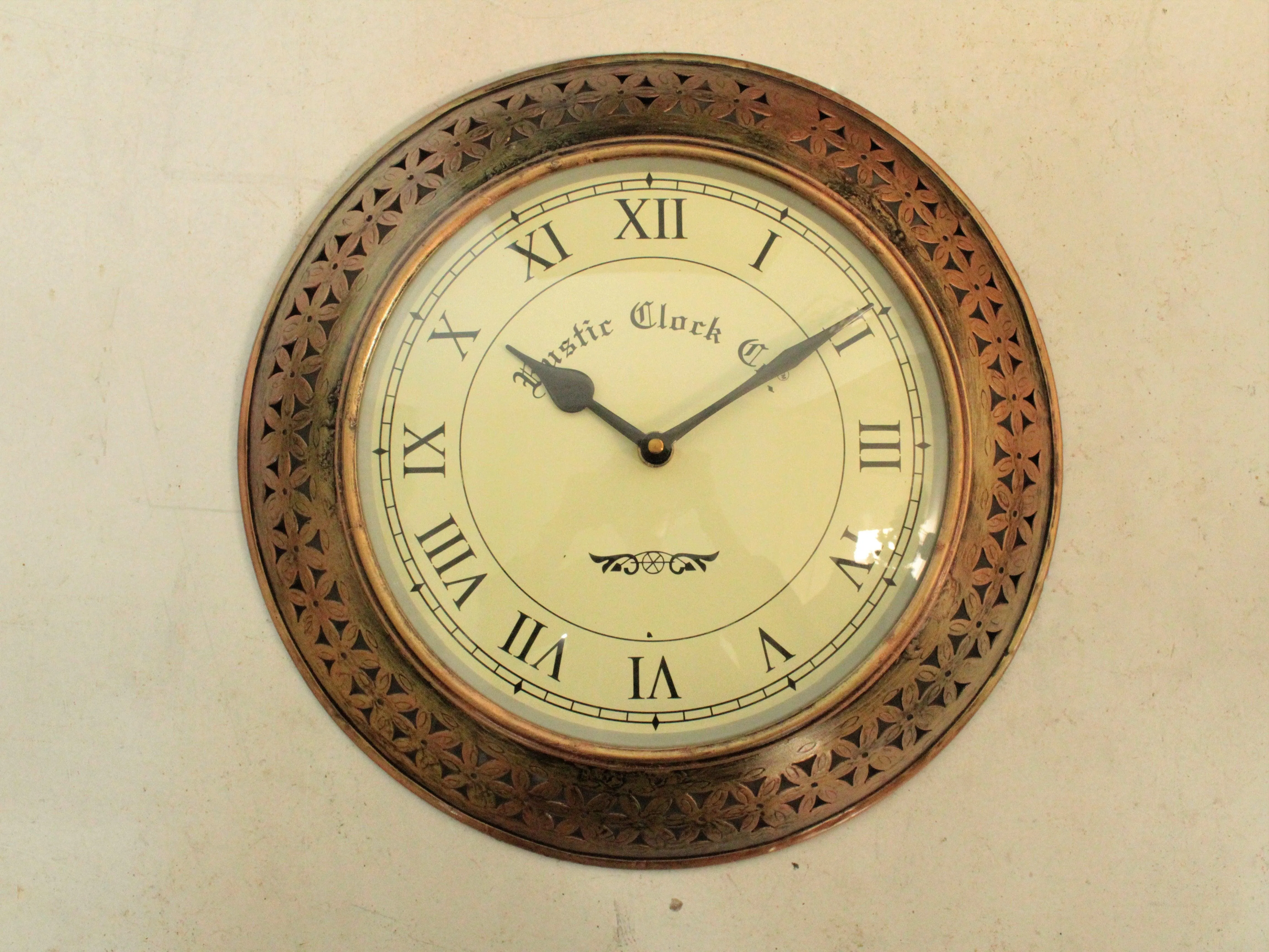 Beautiful Vintage Style Wooden Handcrafted Wall Clock