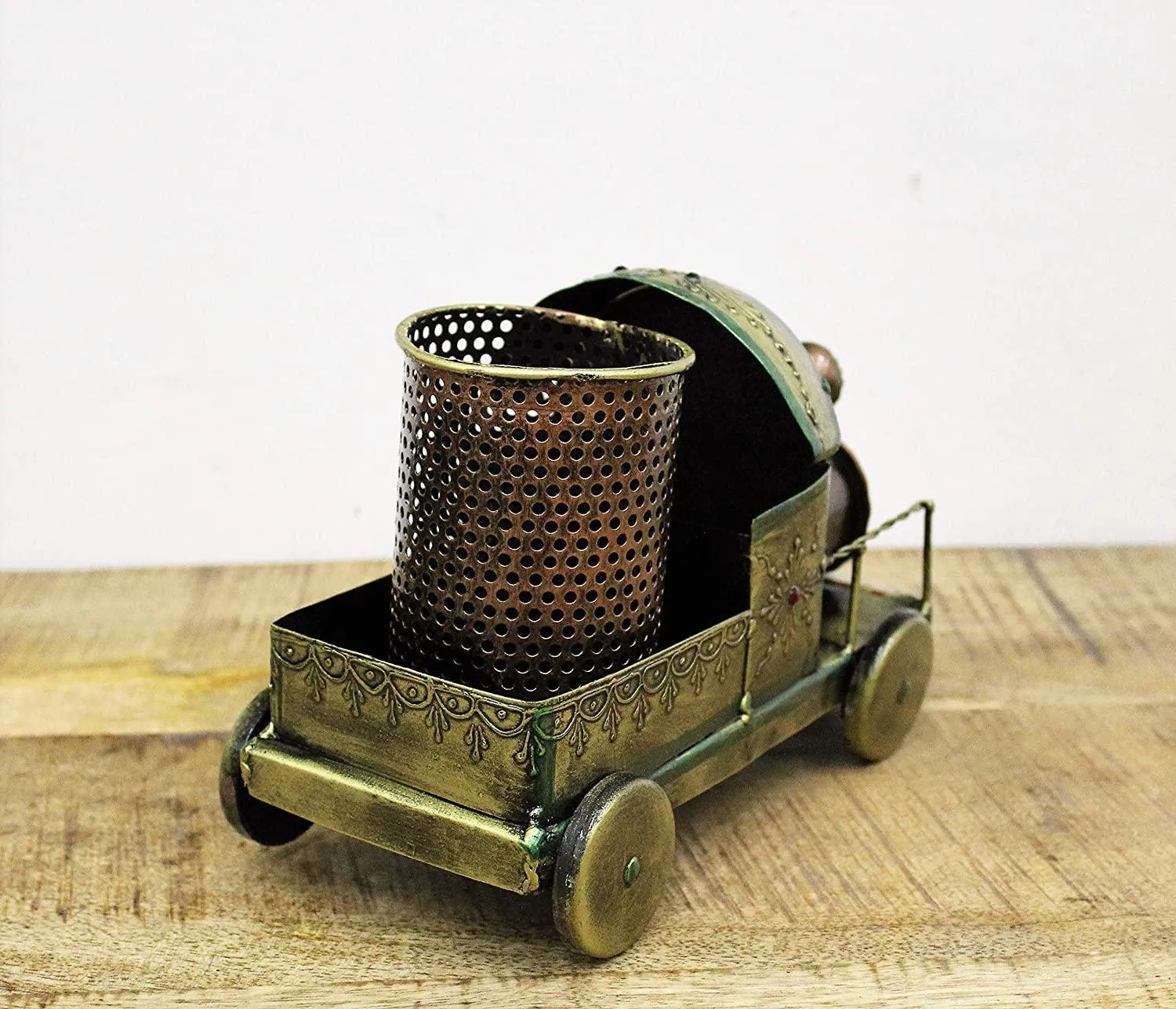 Metal Handcrafted Engine with Pen Stand Size 25.4 x 12.7 x 15.2 cm