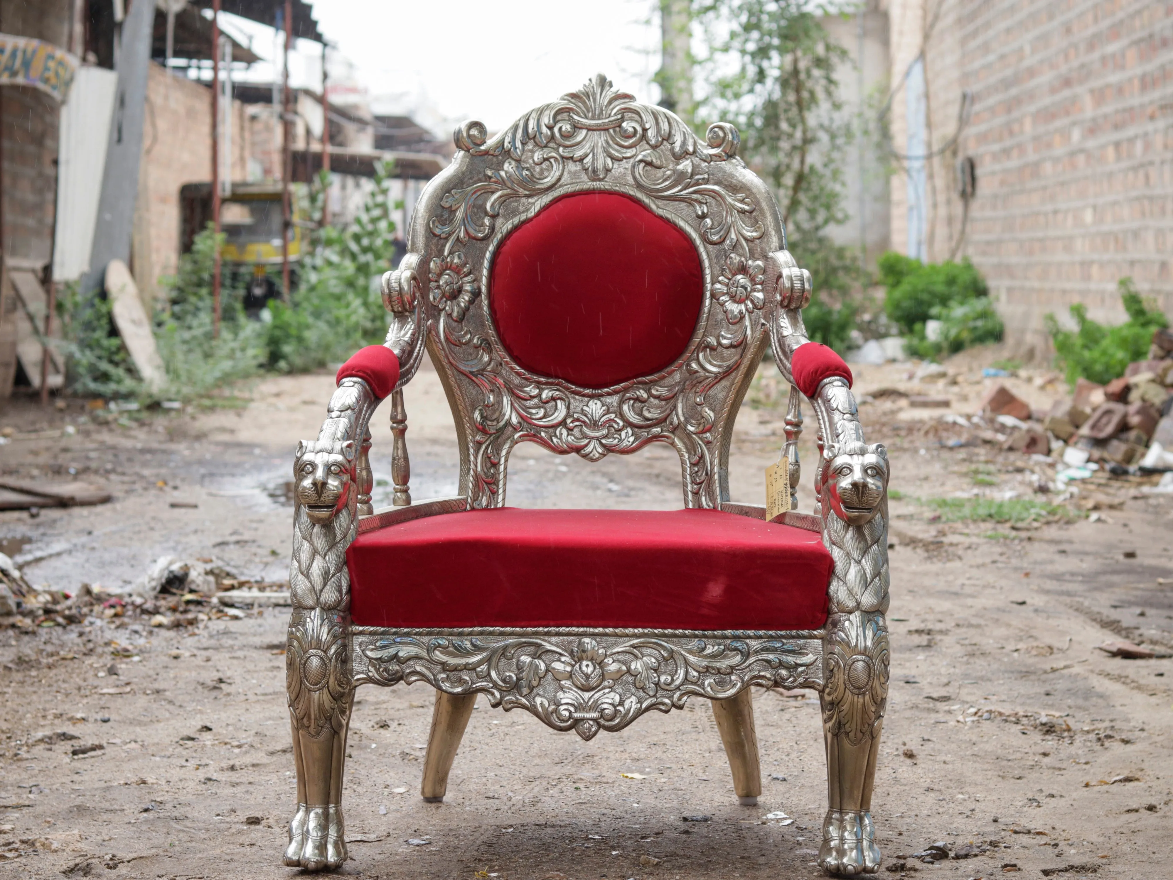 White Metal Fitted Royal Sofa Set