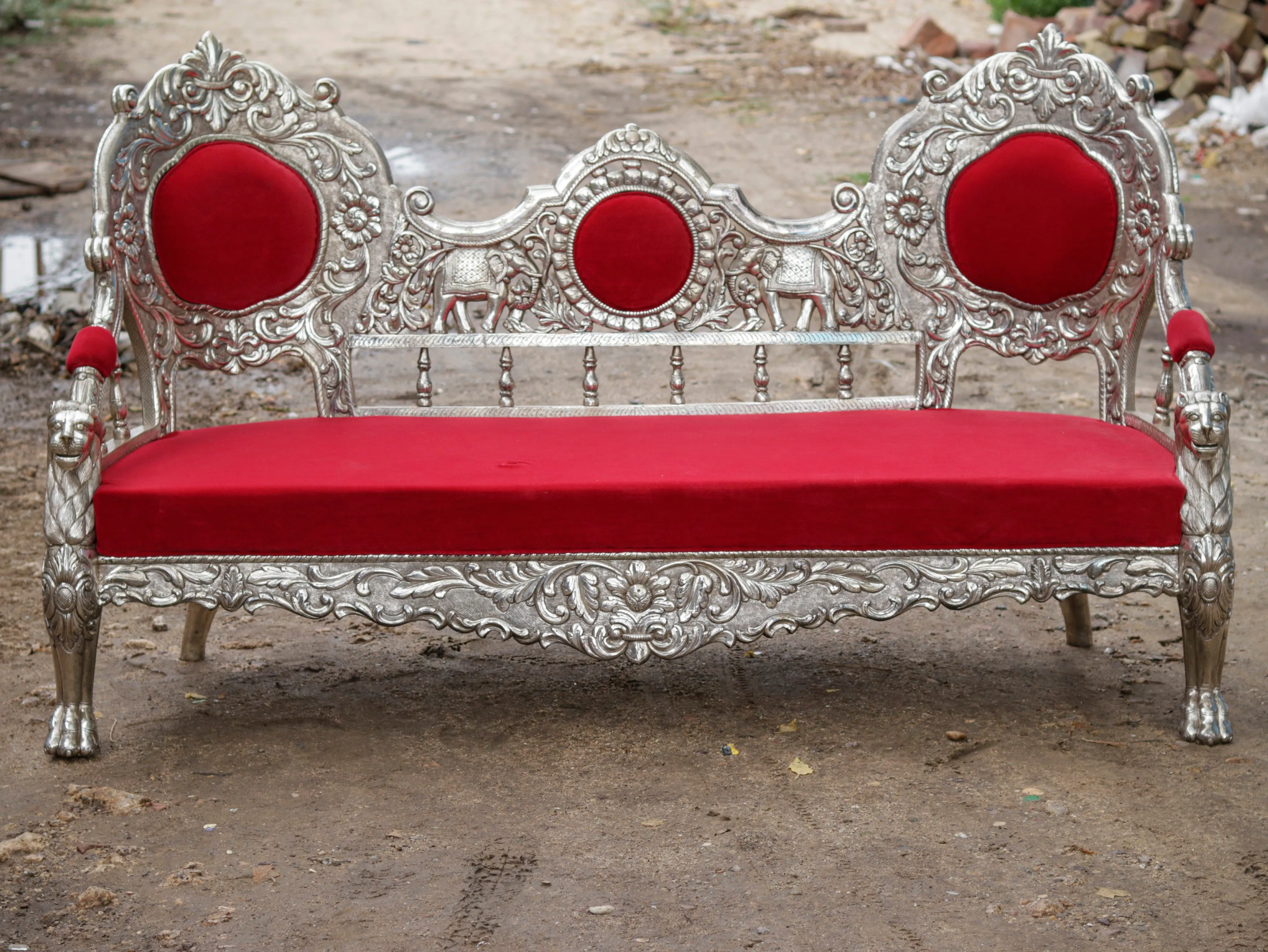 White Metal Fitted Royal Sofa Set