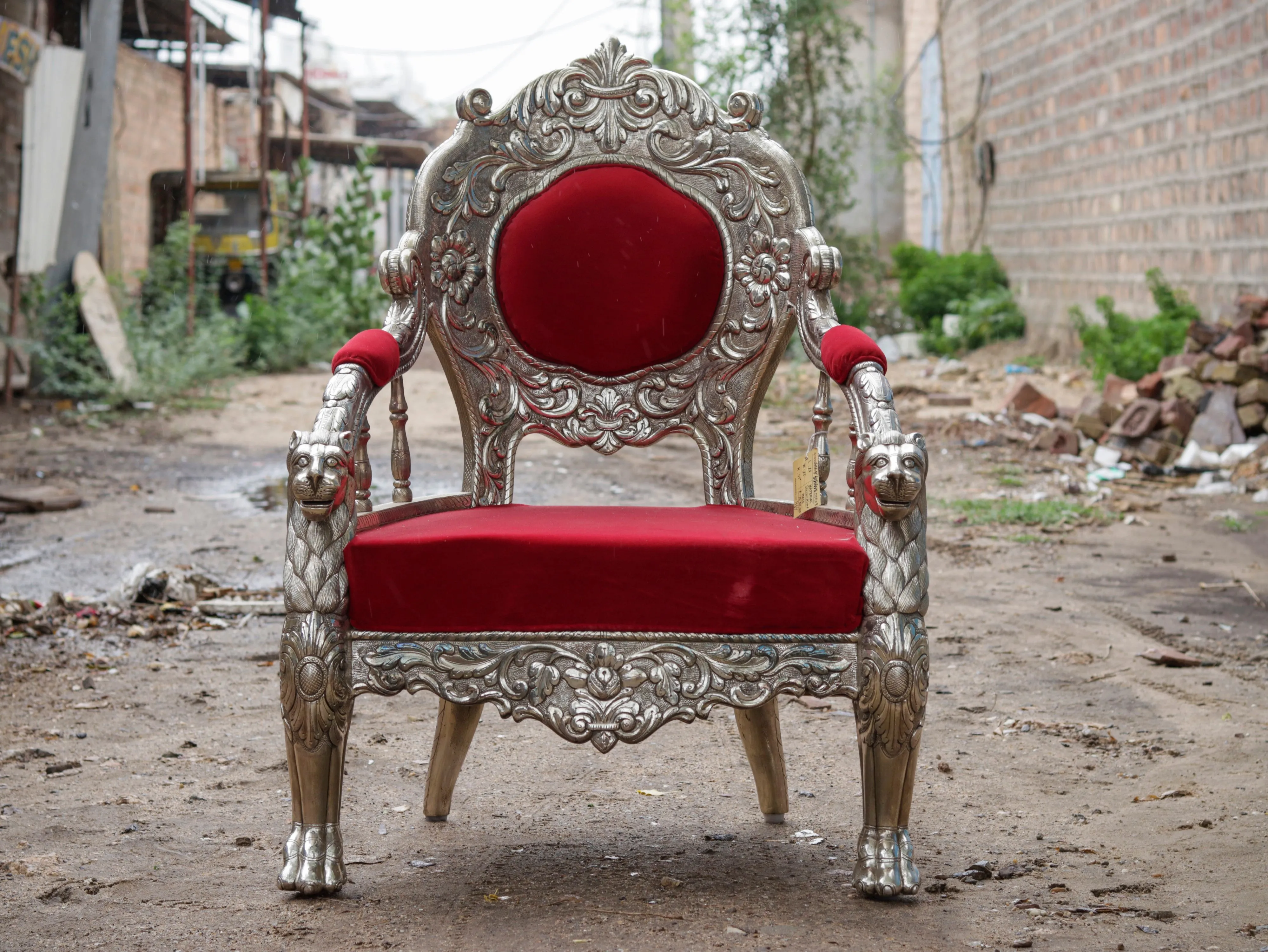 White Metal Fitted Royal Sofa Set